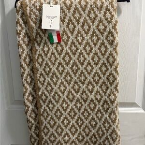 Cocogio Tan and Cream Throw